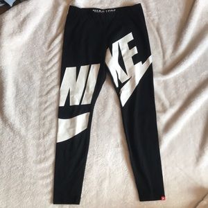 Cropped NIKE Leggings